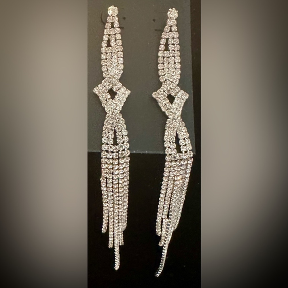 NWT Cache Rhinestone Silver Dangle Earrings - Picture 3 of 7